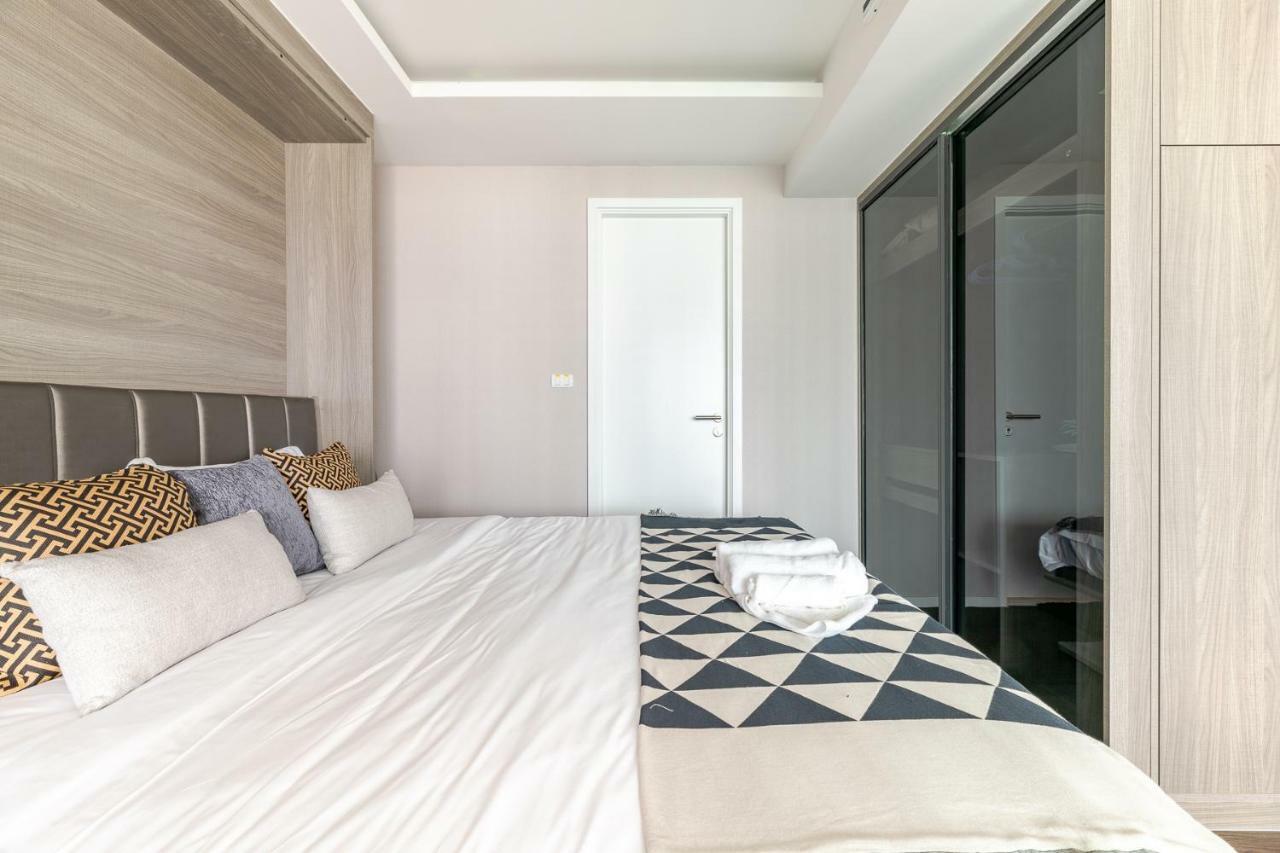 Sukhumvit Asok Modern Suite Bangkok Exteriör bild