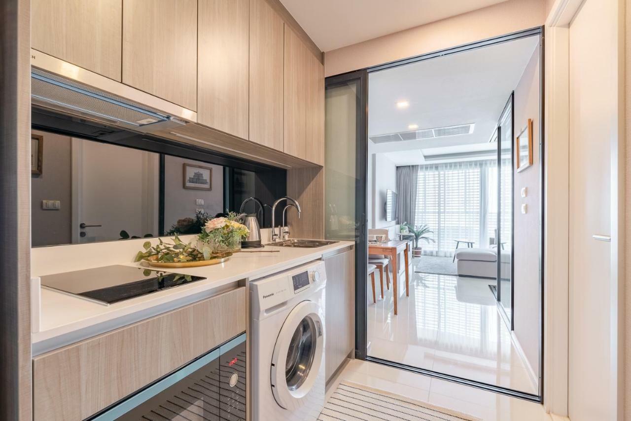 Sukhumvit Asok Modern Suite Bangkok Exteriör bild