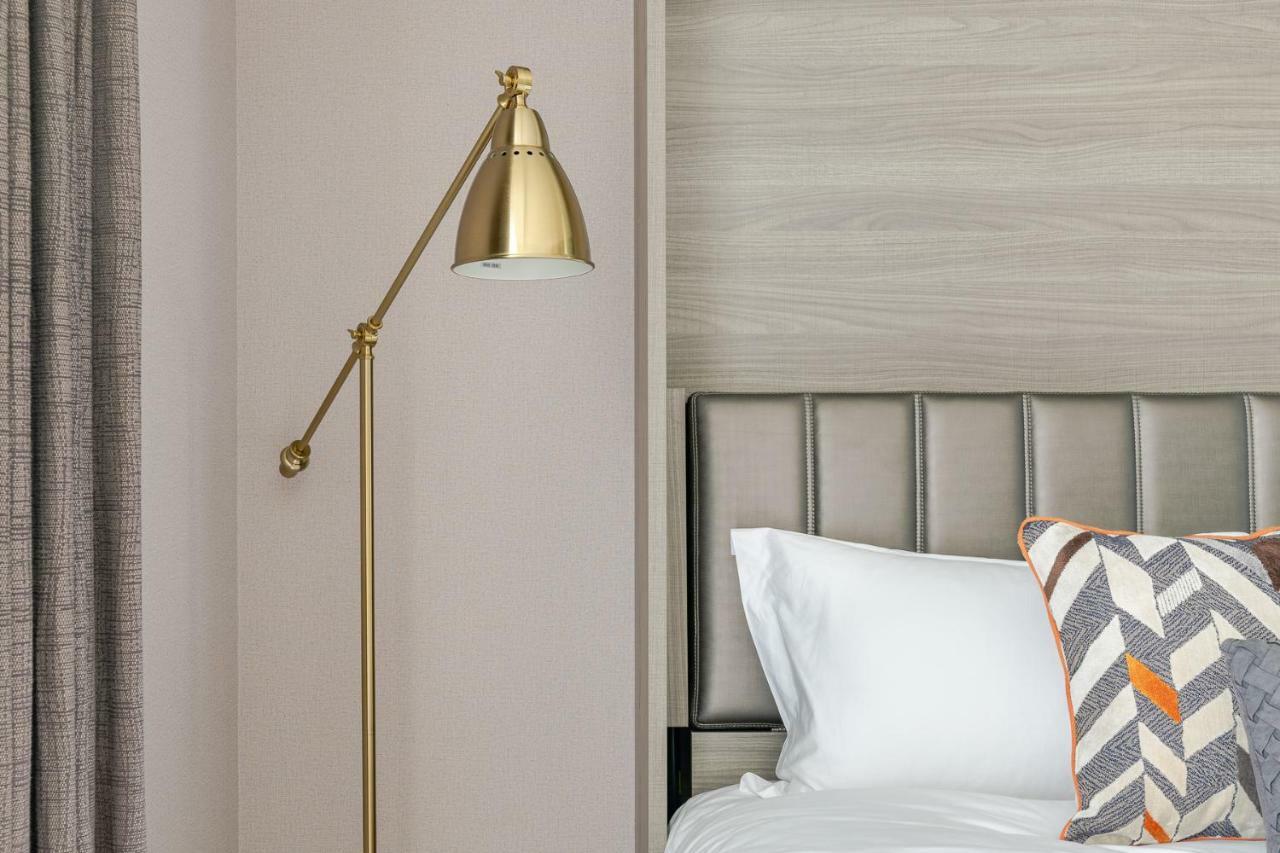 Sukhumvit Asok Modern Suite Bangkok Exteriör bild