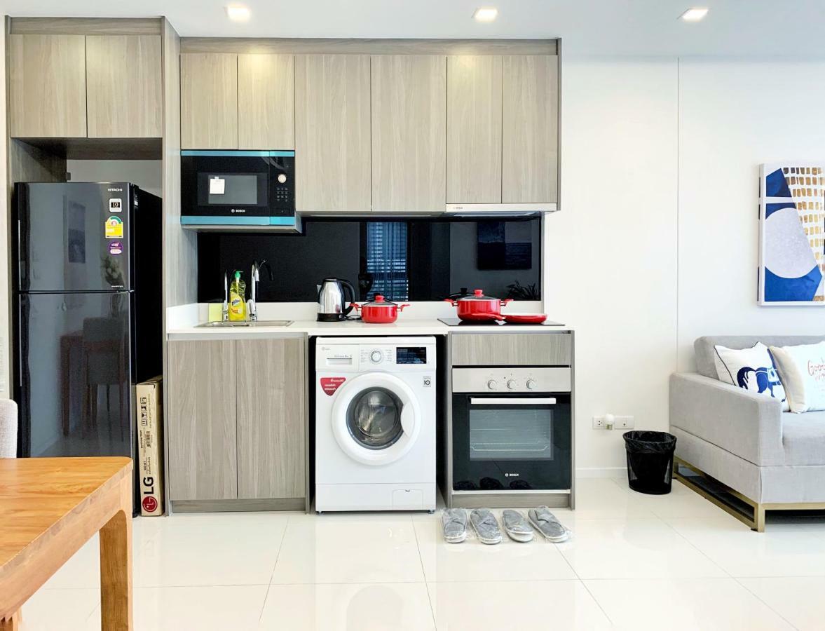 Sukhumvit Asok Modern Suite Bangkok Exteriör bild