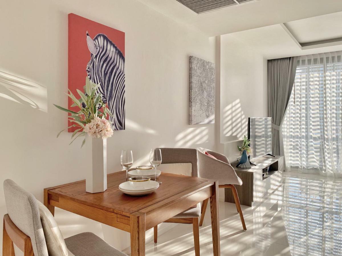 Sukhumvit Asok Modern Suite Bangkok Exteriör bild